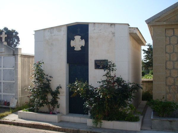 tombeau de tino rossi a ajaccio